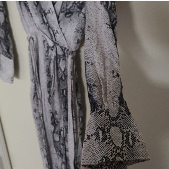 WHITE CLOSET Snake print dress with Slit - Picture 3 of 5